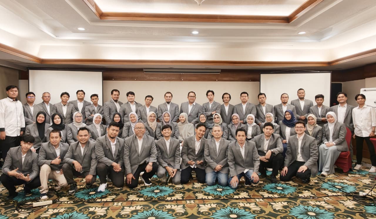 The full Intralab Ekatama team